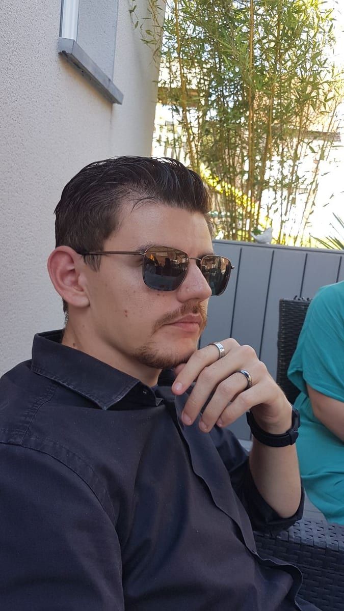 Din - Rencontre gay à Büetigen Profil de Din, 28 ans, Rencontre gay à Büetigen (Berne)