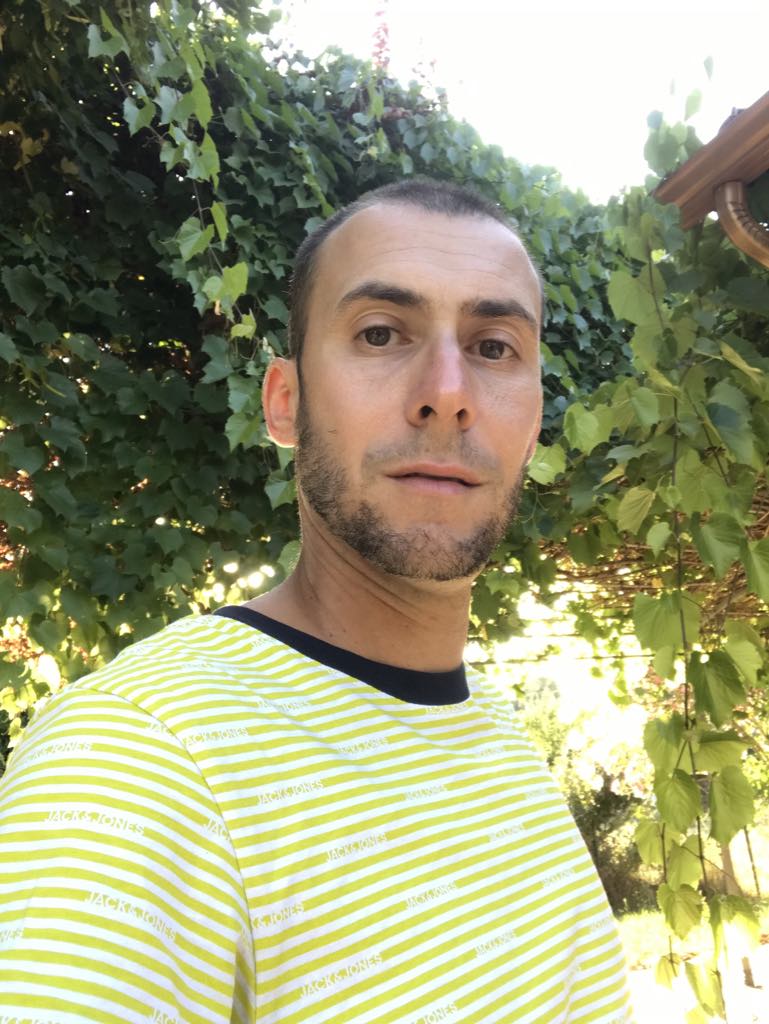 Abderramane - Rencontre gay à Nods Profil de Abderramane, 44 ans, Rencontre gay à Nods (Berne)
