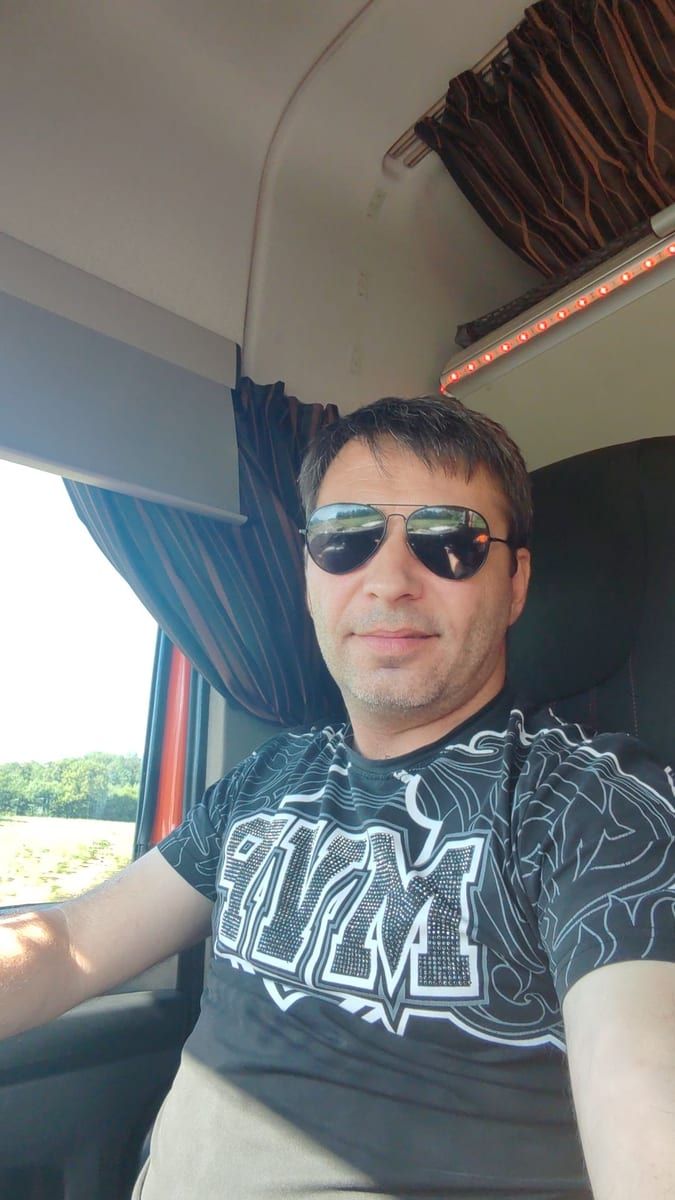 Matyas - Rencontre gay à Münchenwiler Profil de Matyas, 43 ans, Rencontre gay à Münchenwiler (Berne)