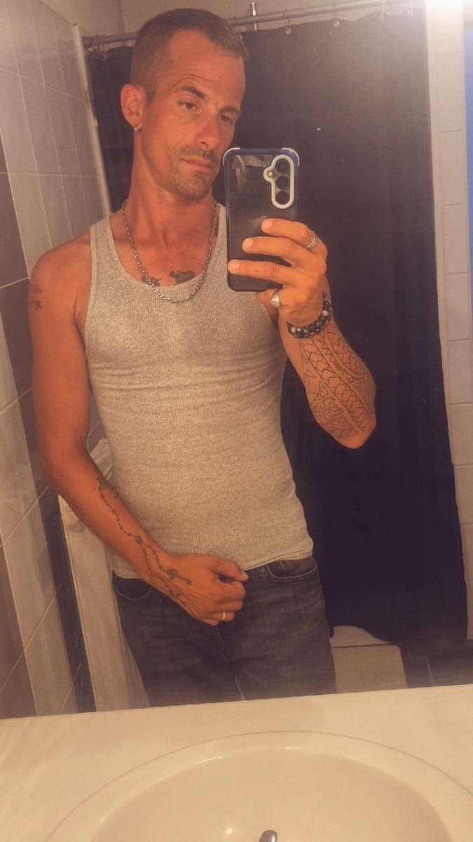 Profil de Enzzo, 42 ans, Rencontre gay à Ballmoos (Berne)