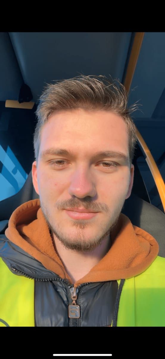 Hugue - Rencontre gay à Lüscherz Profil de Hugue, 29 ans, Rencontre gay à Lüscherz (Berne)