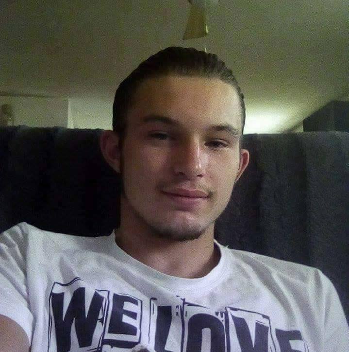 Léopold - Rencontre gay à La Heutte Profil de Léopold, 23 ans, Rencontre gay à La Heutte (Berne)