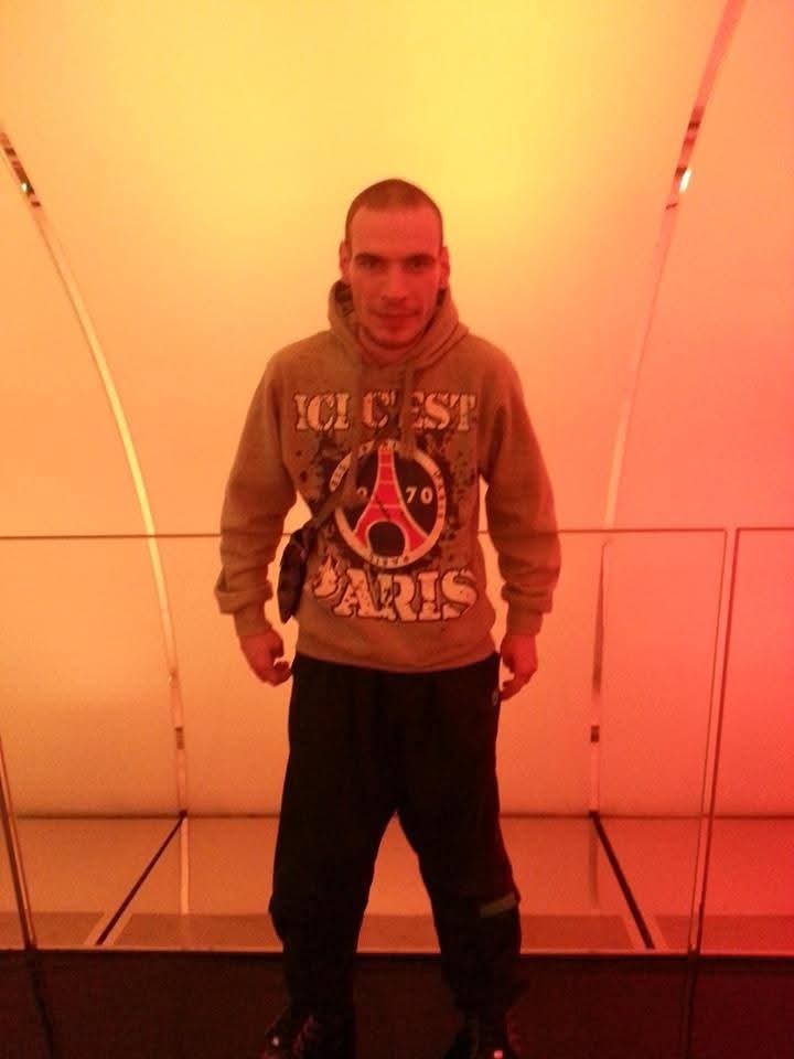 Luckas - Rencontre gay à Kiental Profil de Luckas, 22 ans, Rencontre gay à Kiental (Berne)