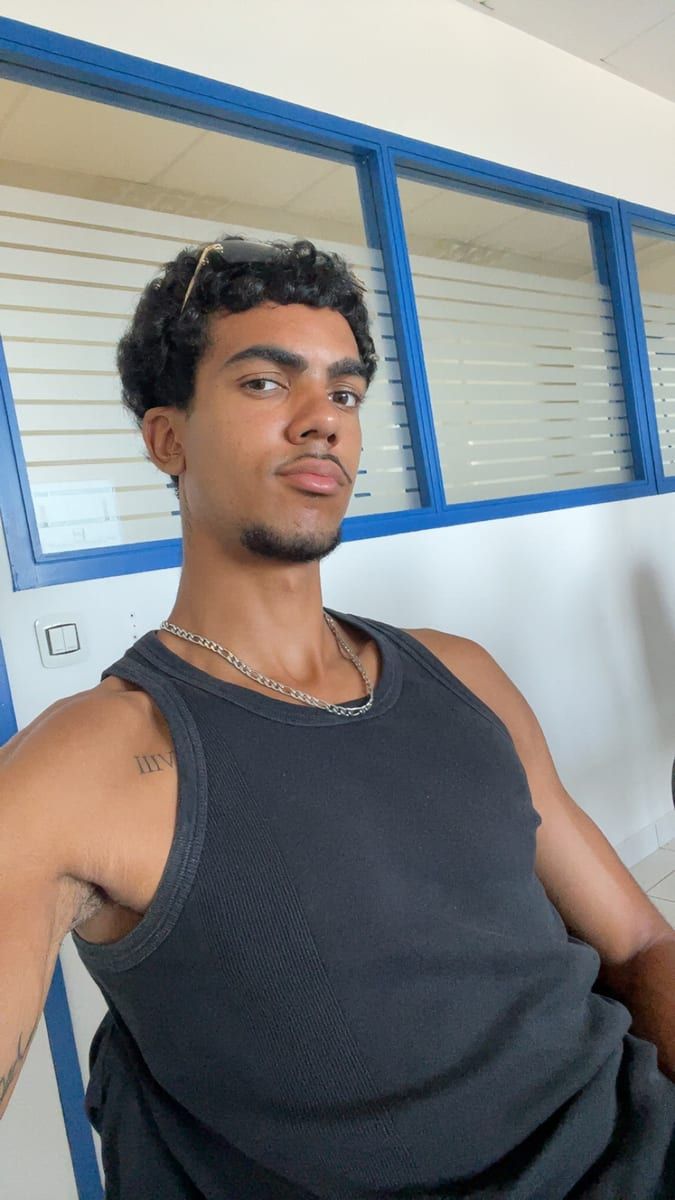 Maneo - Rencontre gay à Tramelan Profil de Maneo, 29 ans, Rencontre gay à Tramelan (Berne)