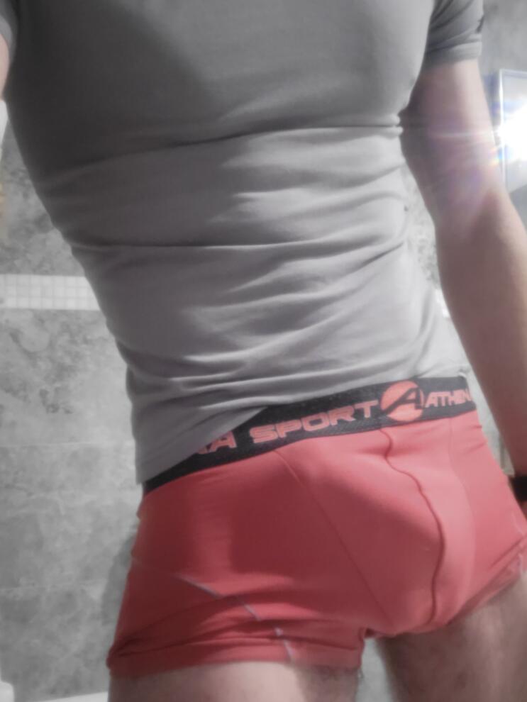 Profil de Lahoucine, 33 ans, Rencontre gay à Seftigen (Berne)